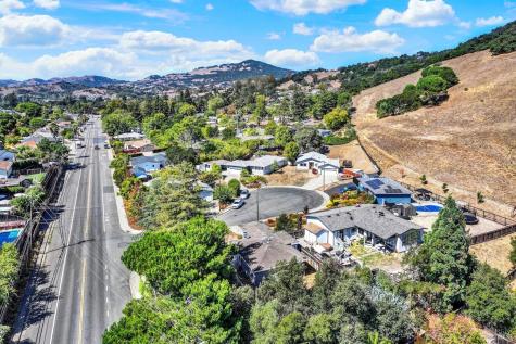 2 Rita Court Novato CA 94945