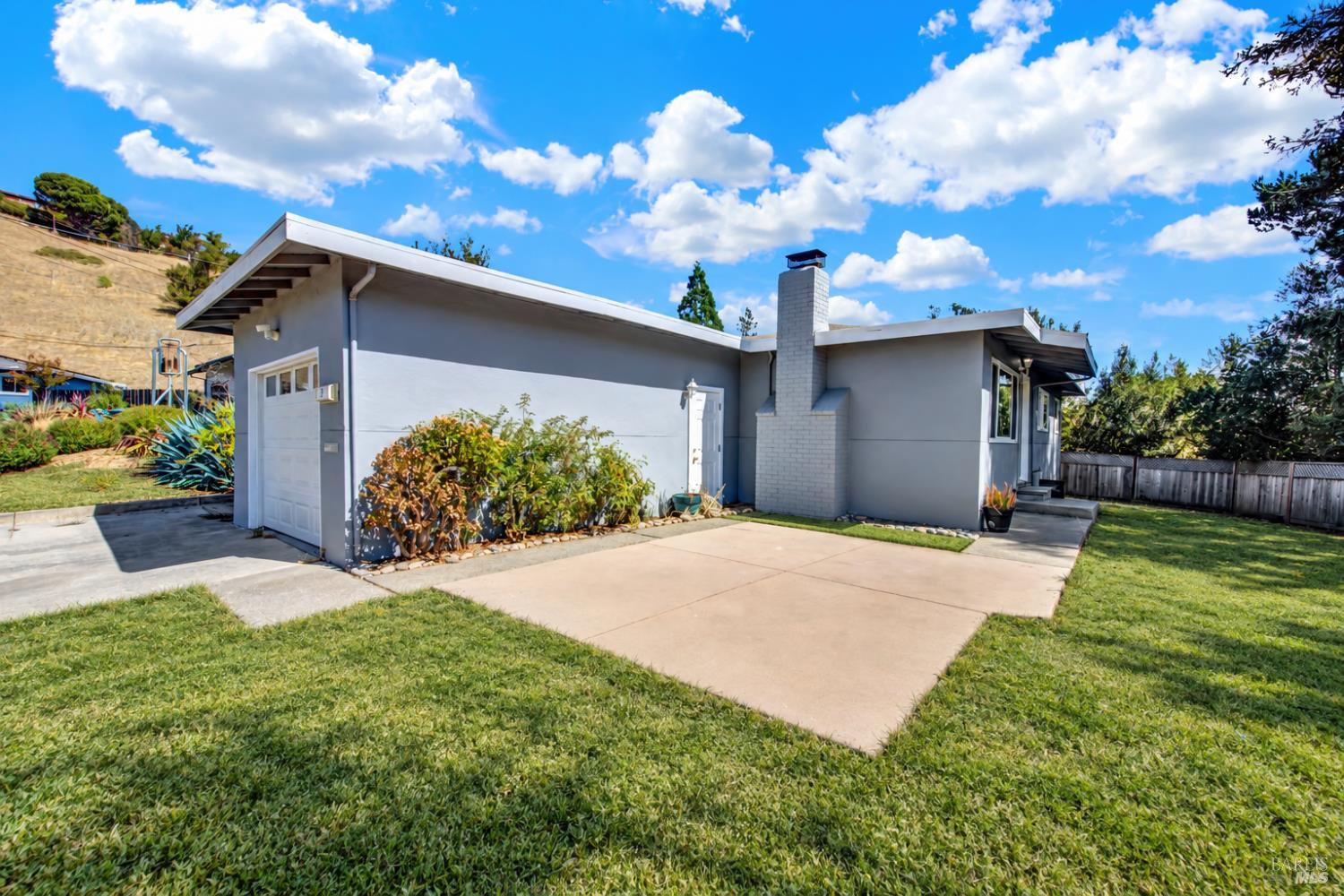 2 Rita Court Novato CA 94945