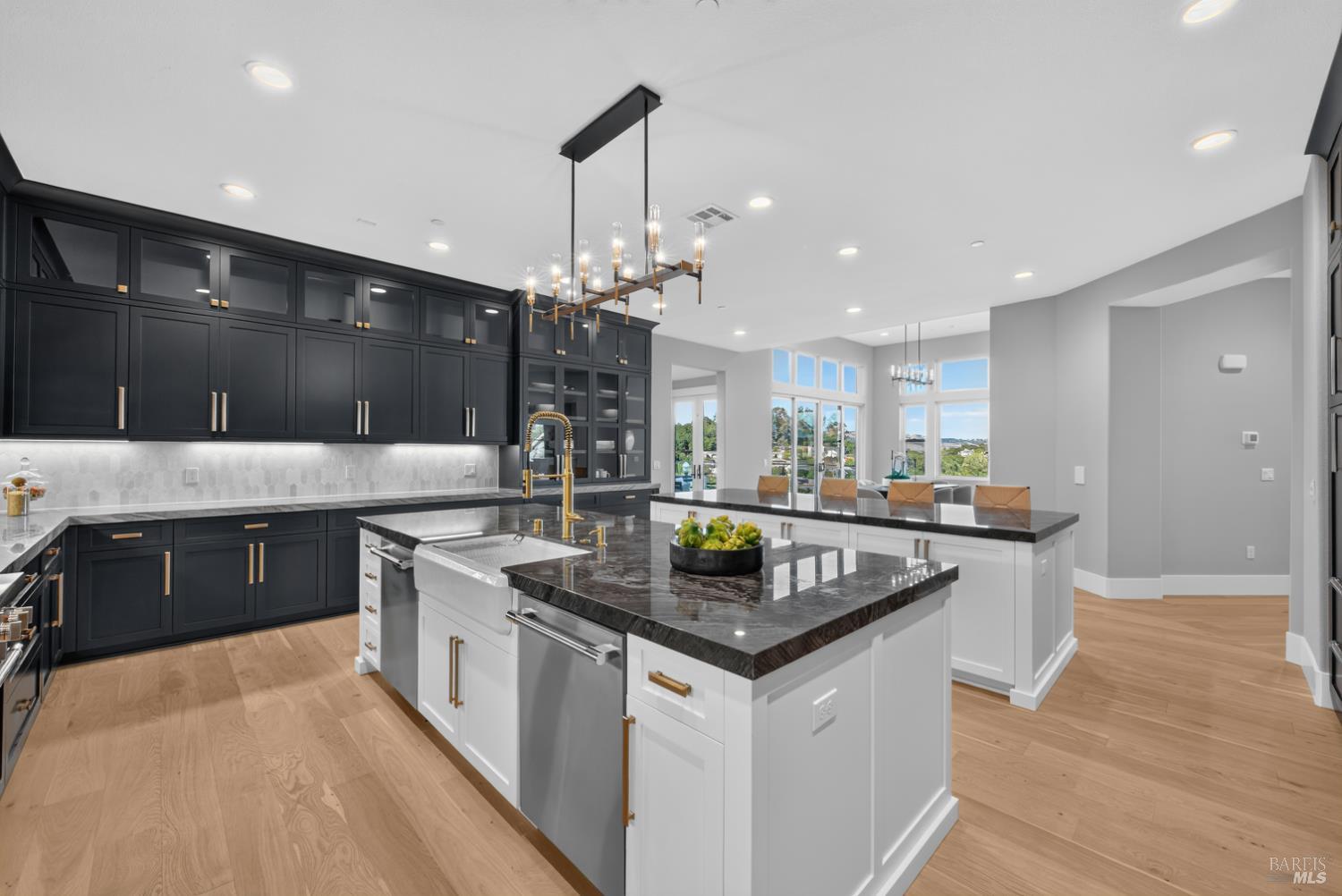 22 Oak Knoll Court Petaluma CA 94952