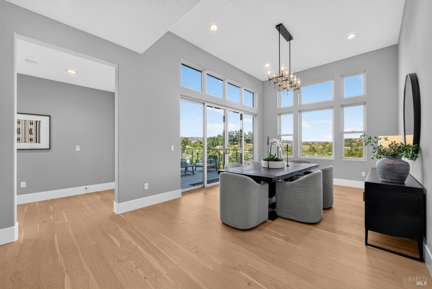 22 Oak Knoll Court Petaluma CA 94952