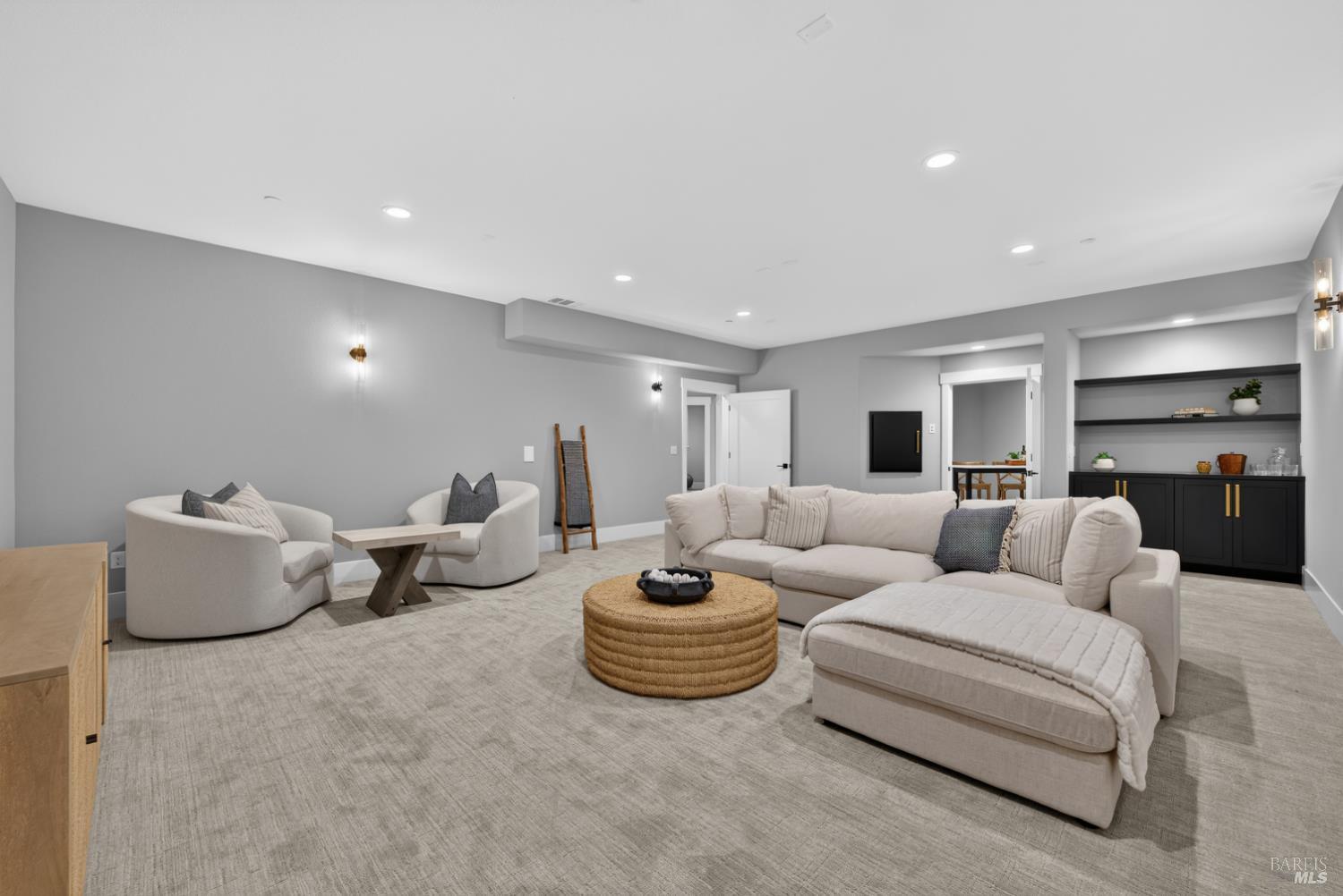 22 Oak Knoll Court Petaluma CA 94952