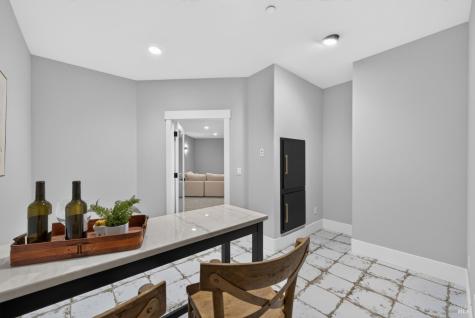 22 Oak Knoll Court Petaluma CA 94952