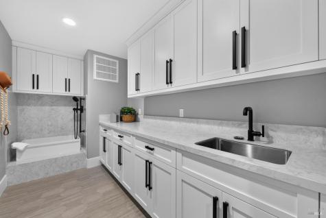 22 Oak Knoll Court Petaluma CA 94952