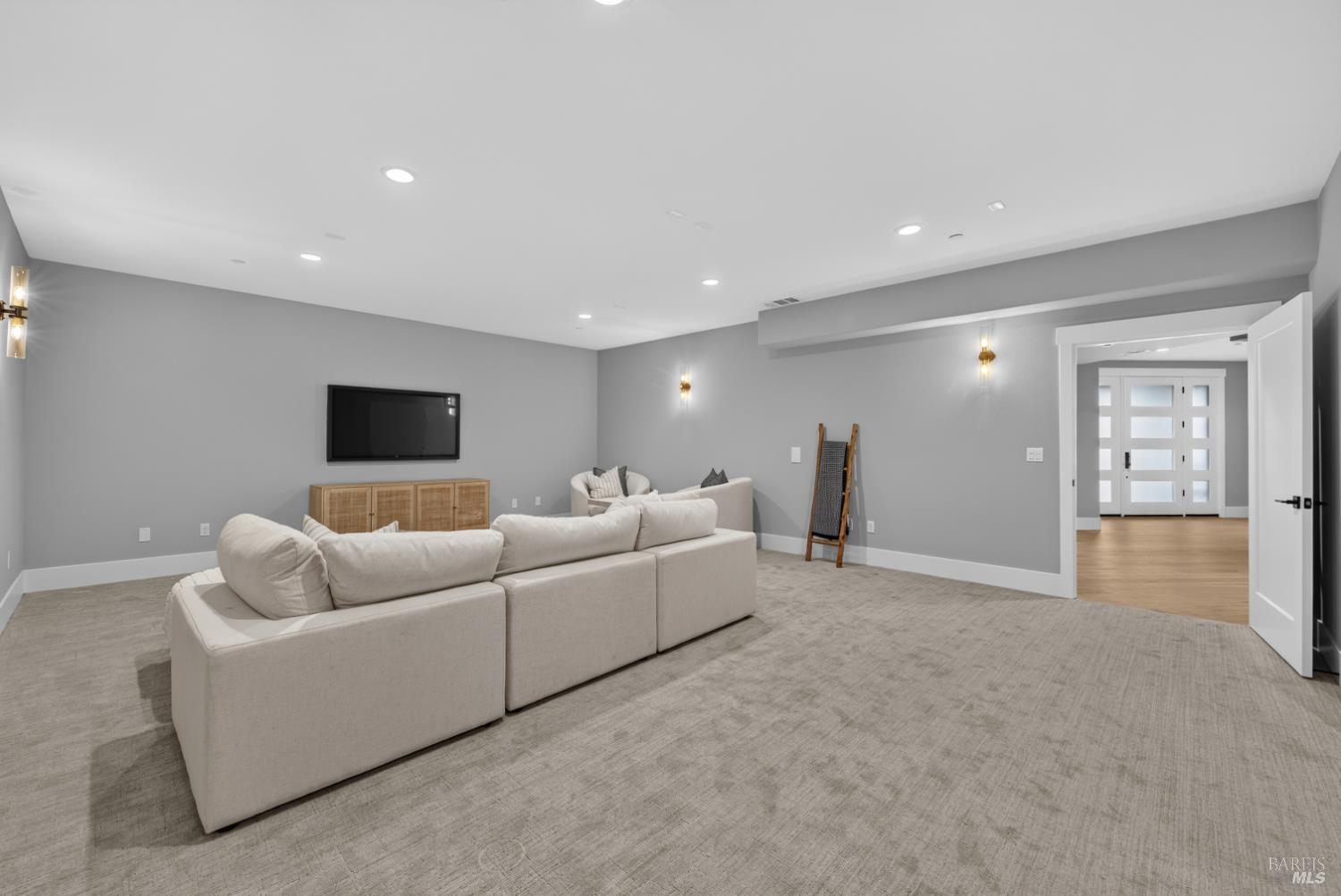 22 Oak Knoll Court Petaluma CA 94952