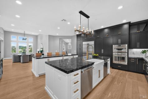 22 Oak Knoll Court Petaluma CA 94952