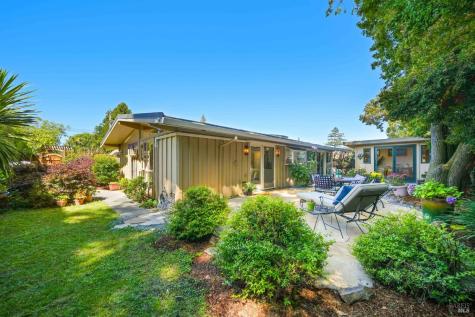 39 Orchard Way Novato CA 94947