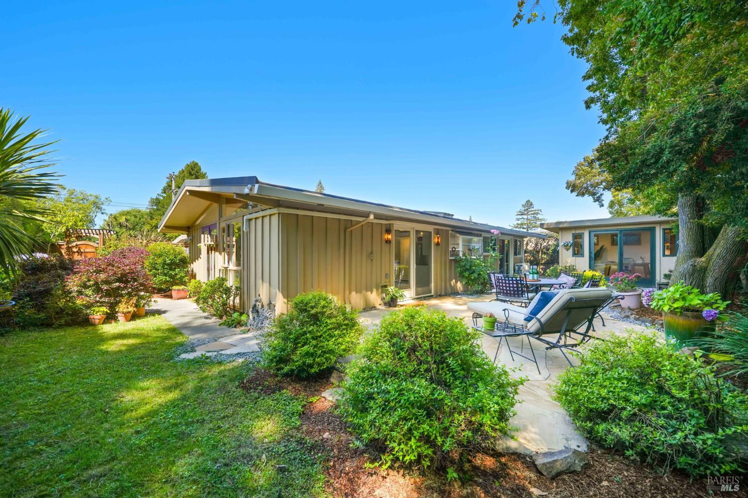 39 Orchard Way Novato CA 94947
