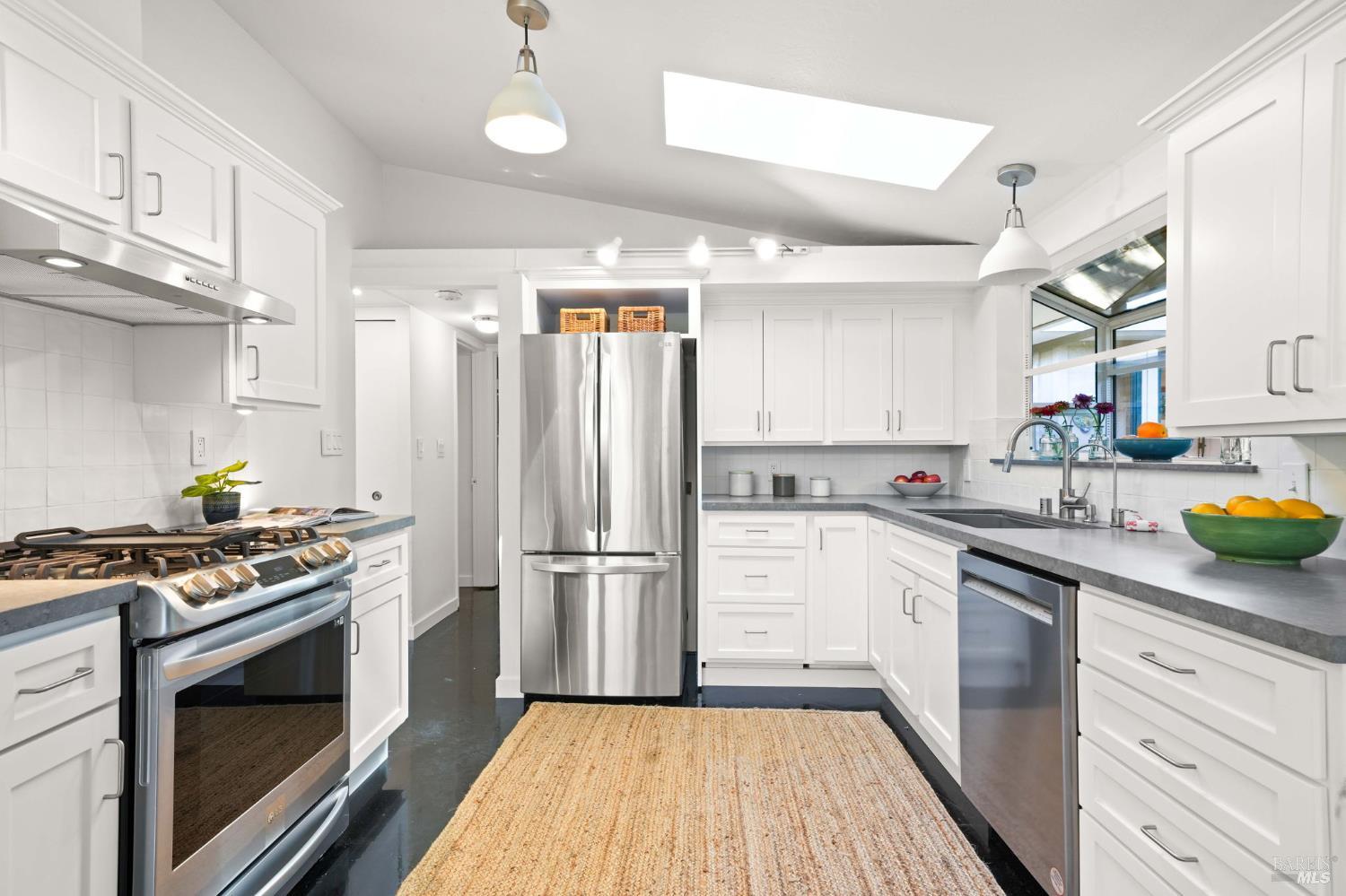 39 Orchard Way Novato CA 94947
