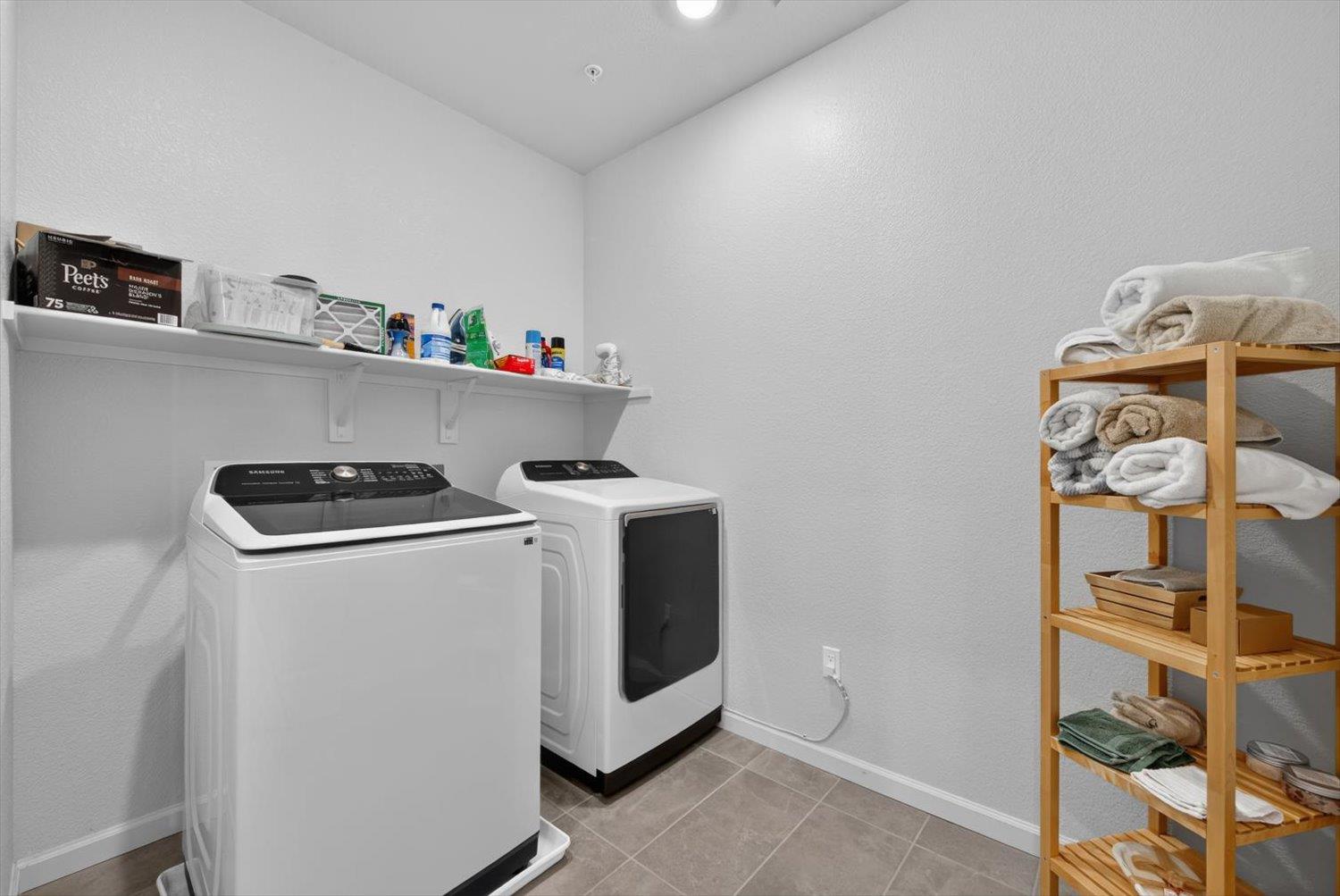 981 Carbahal Street Winters CA 95694