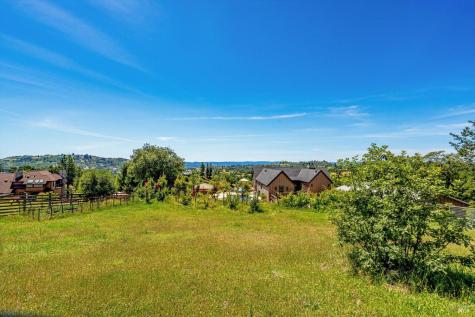 1750 Crystal Springs Court Santa Rosa CA 95404