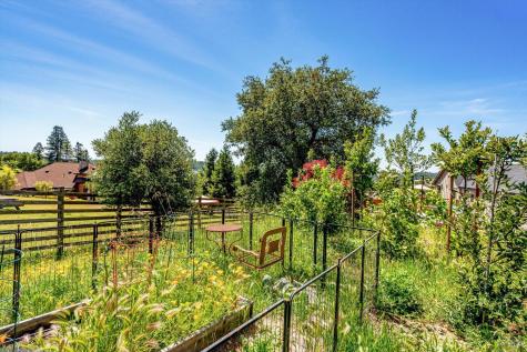 1750 Crystal Springs Court Santa Rosa CA 95404