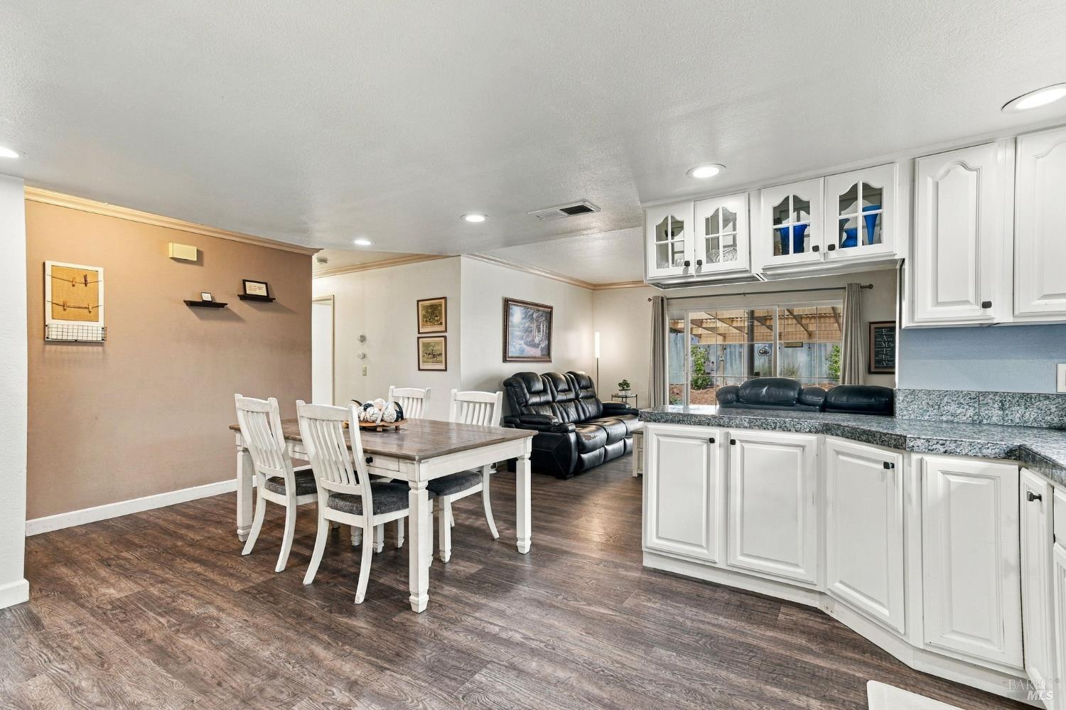 8252 Valley View Drive Sebastopol CA 95472