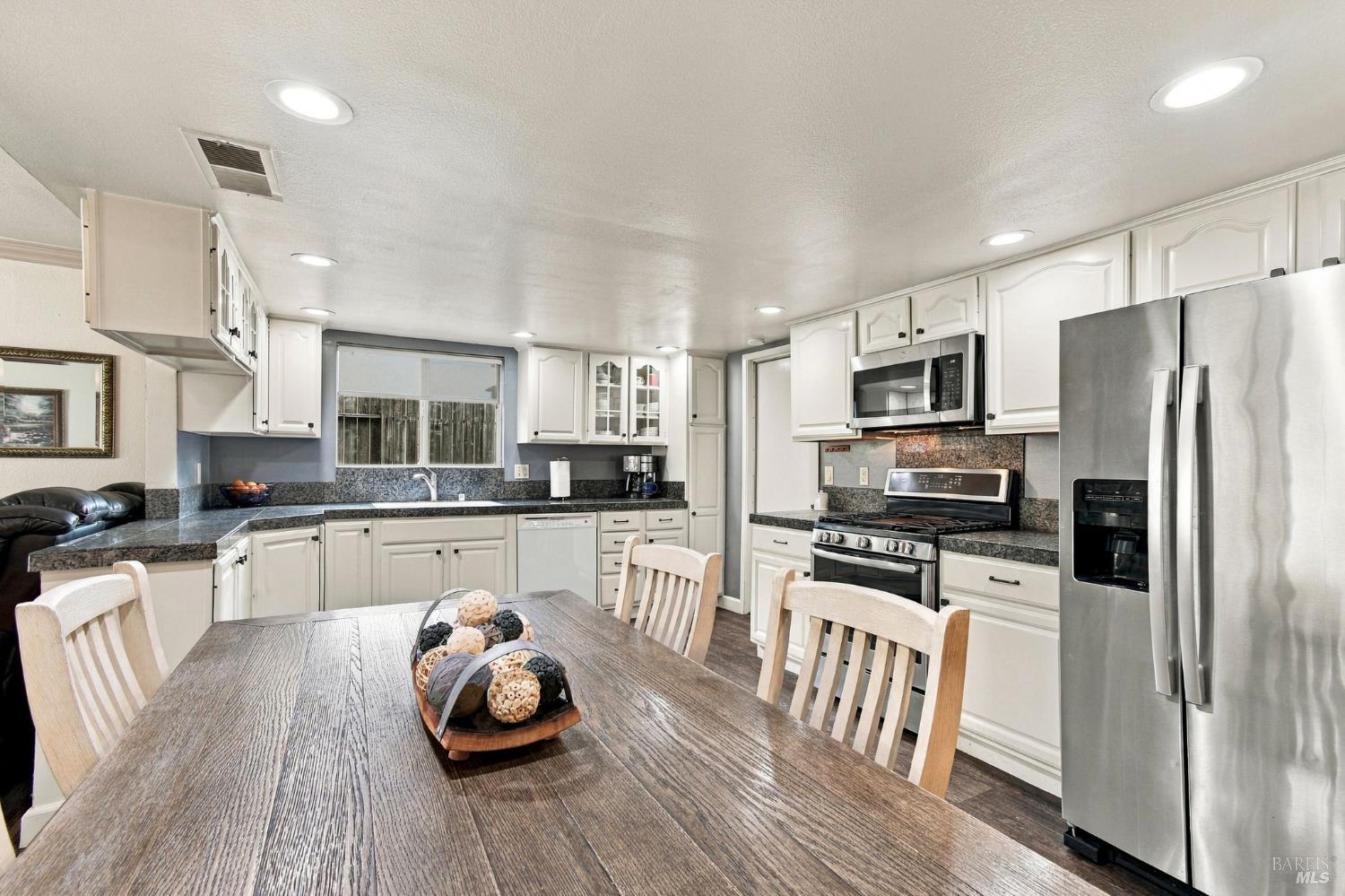 8252 Valley View Drive Sebastopol CA 95472