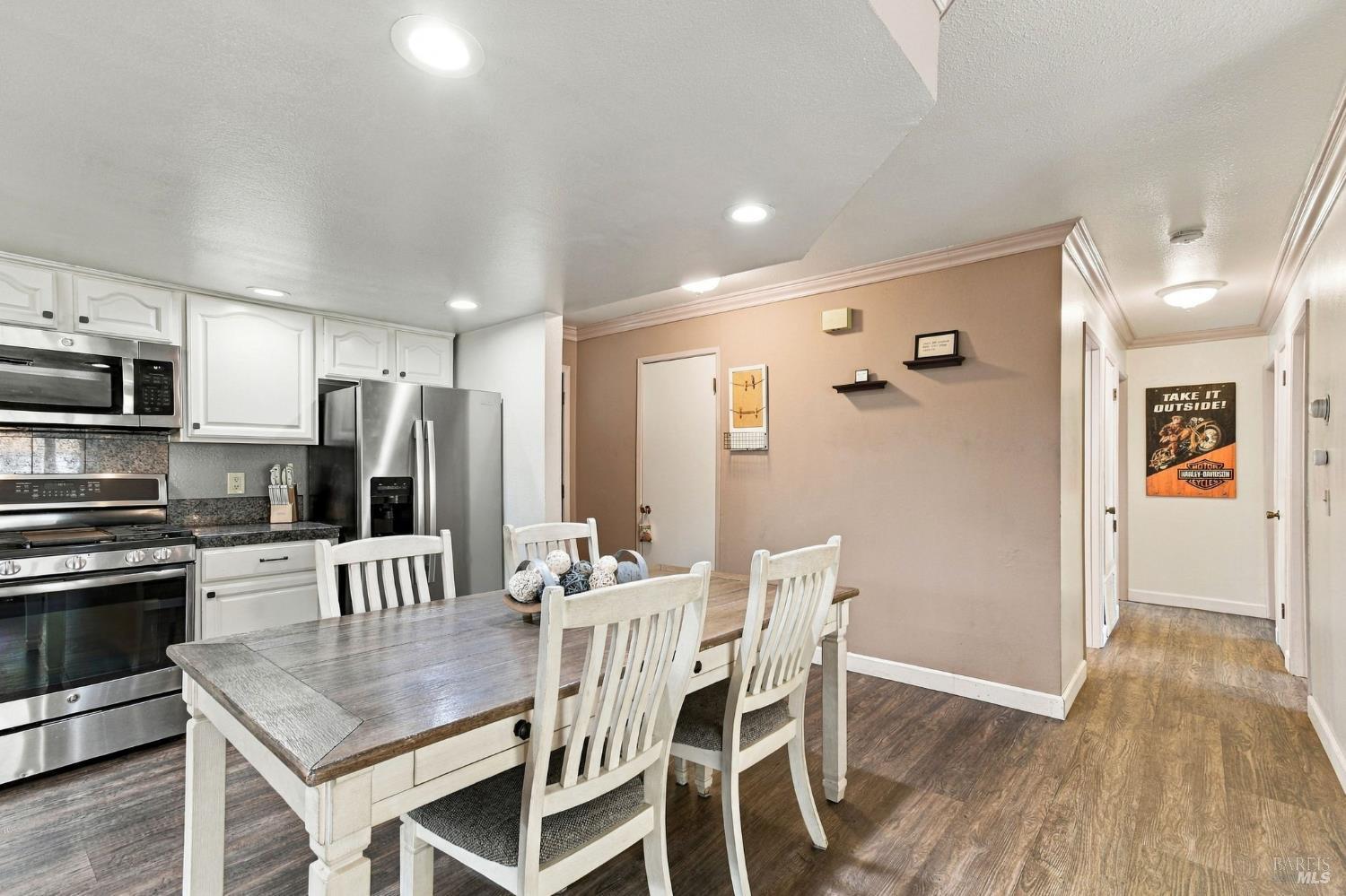 8252 Valley View Drive Sebastopol CA 95472
