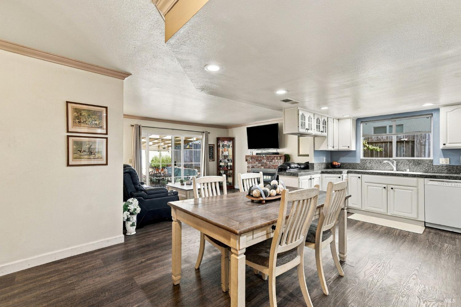 8252 Valley View Drive Sebastopol CA 95472