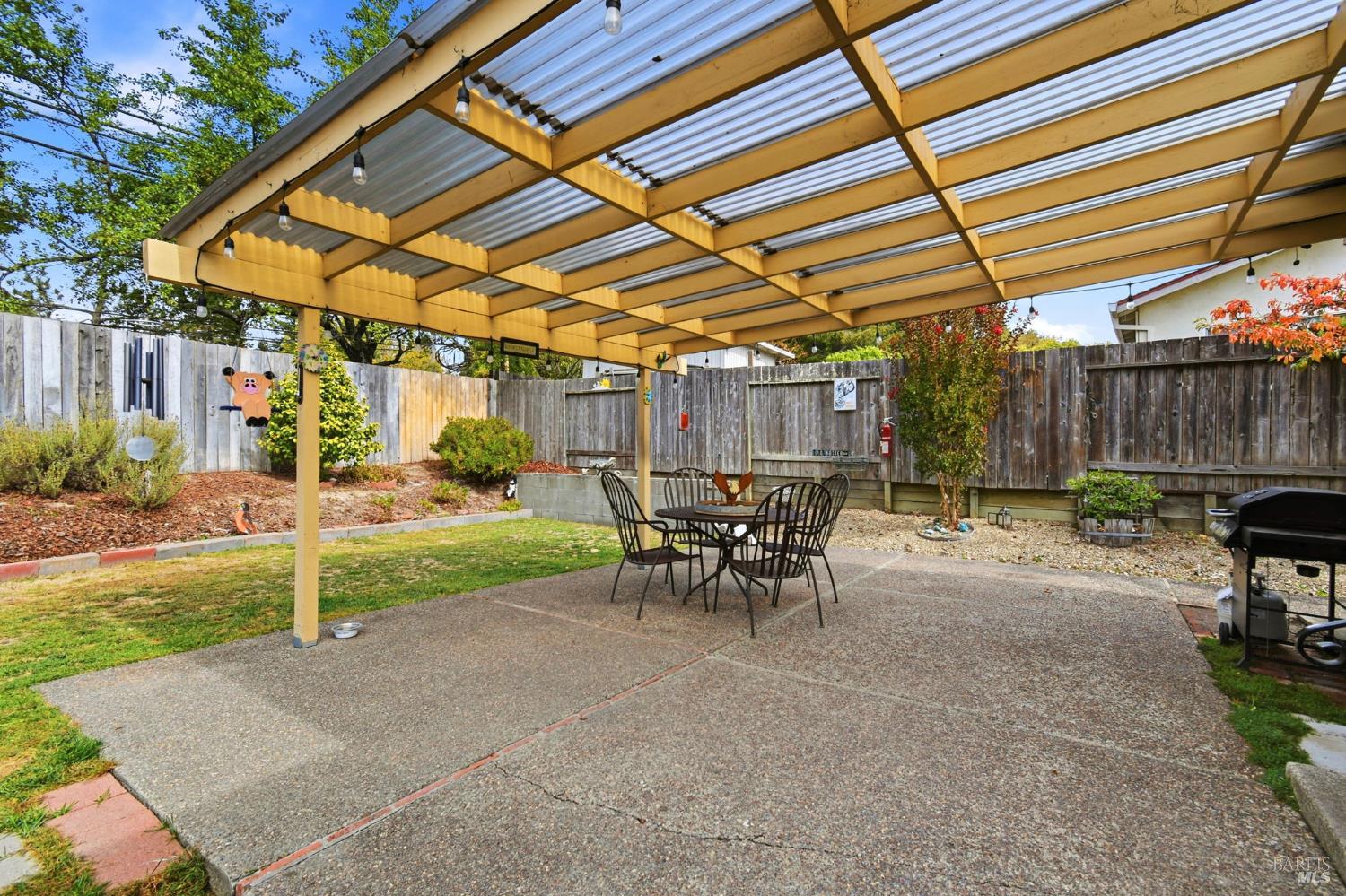 8252 Valley View Drive Sebastopol CA 95472