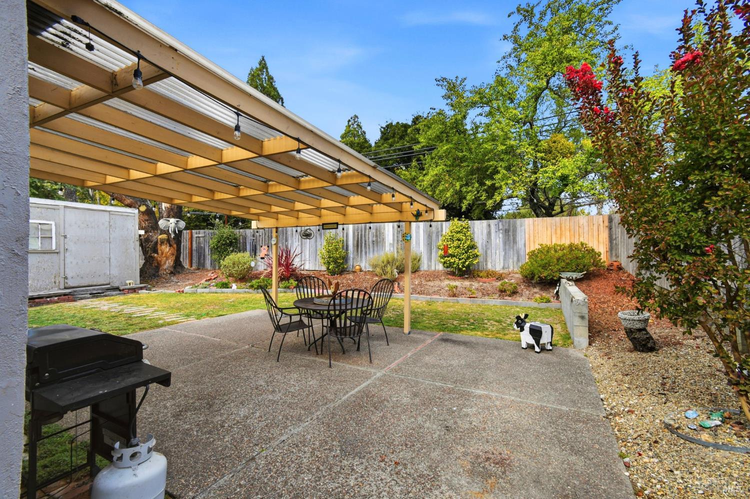 8252 Valley View Drive Sebastopol CA 95472