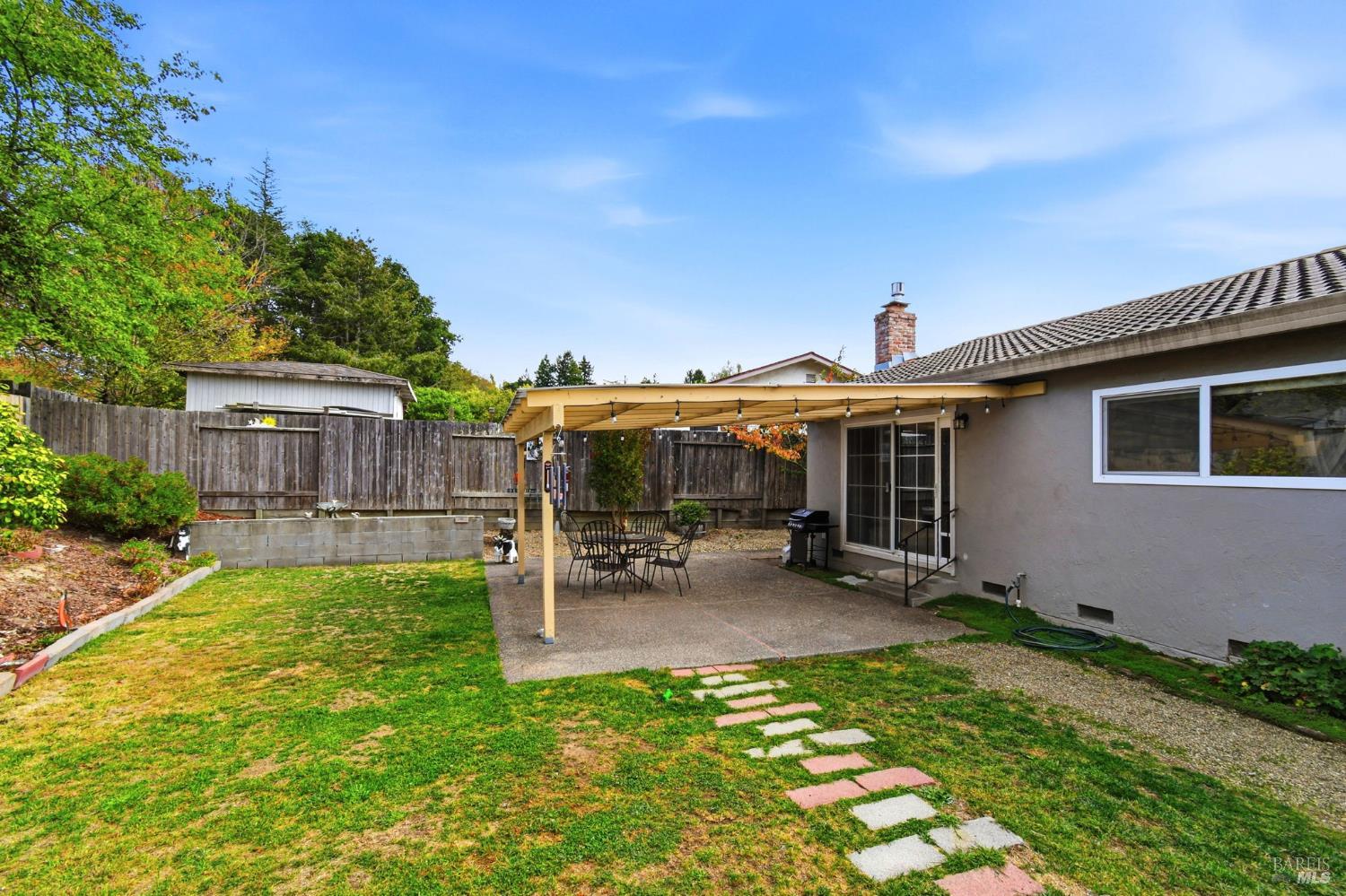 8252 Valley View Drive Sebastopol CA 95472