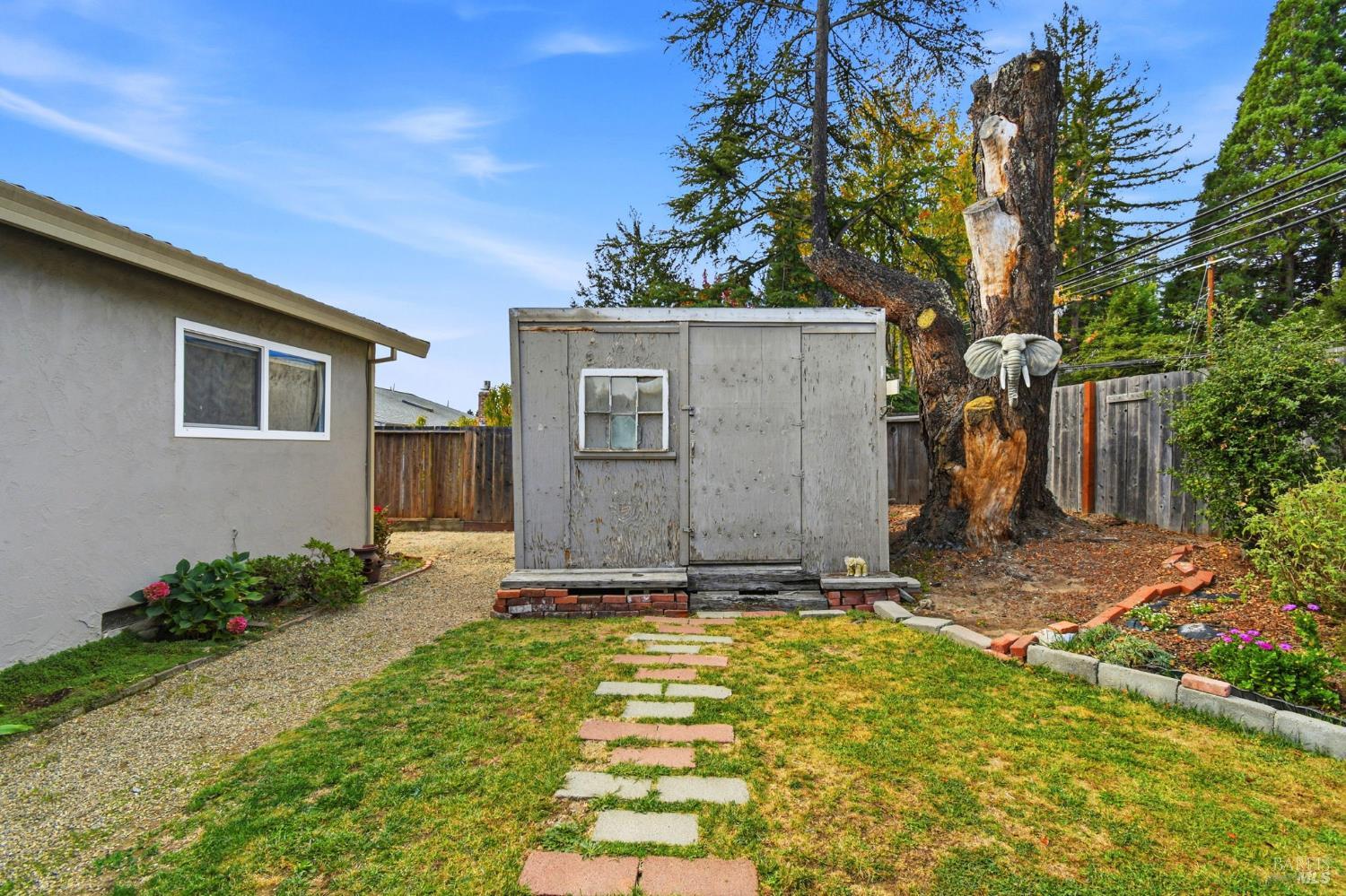 8252 Valley View Drive Sebastopol CA 95472
