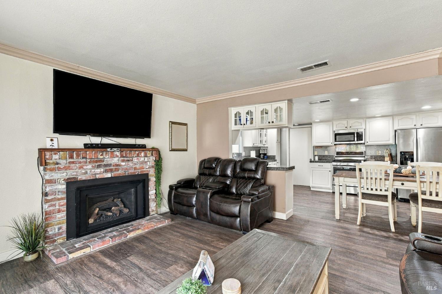 8252 Valley View Drive Sebastopol CA 95472