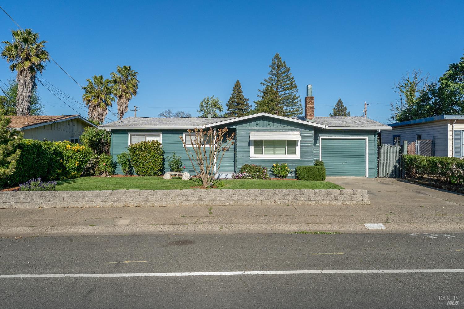 1803 S Dora Street Ukiah CA 95482