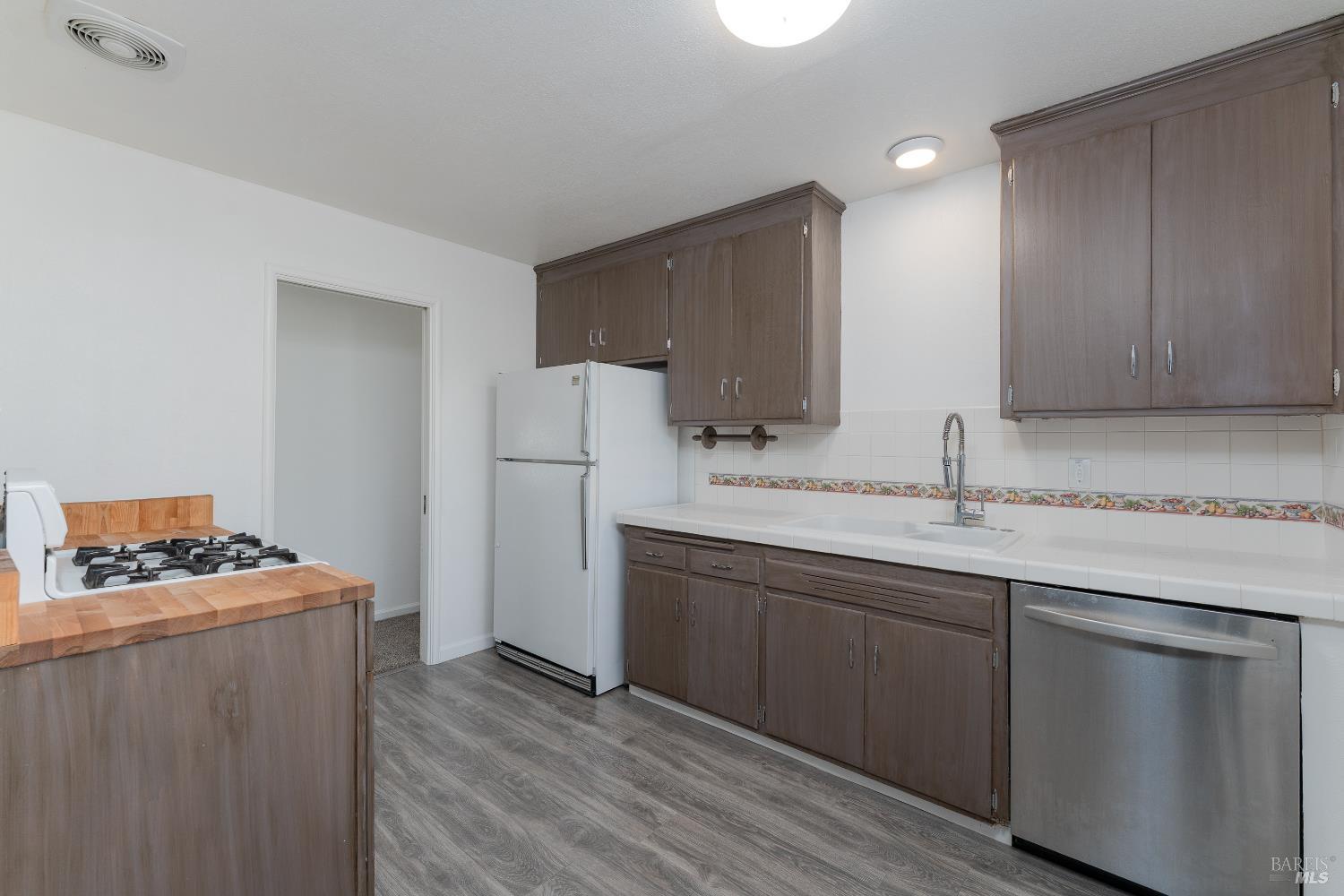 1803 S Dora Street Ukiah CA 95482