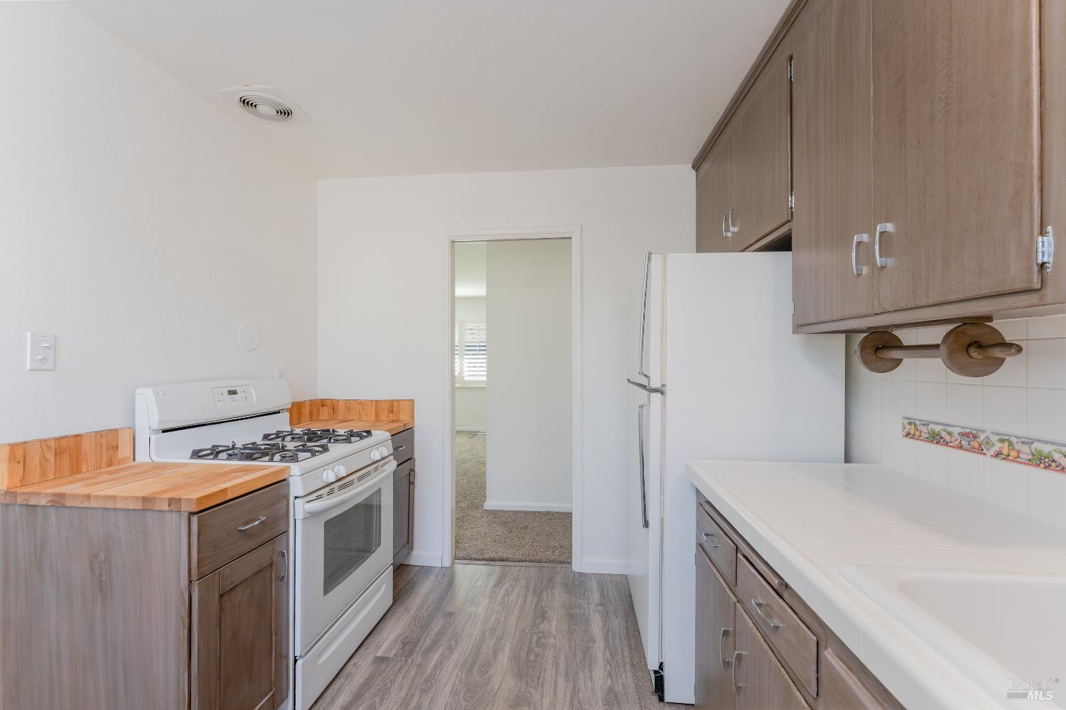 1803 S Dora Street Ukiah CA 95482