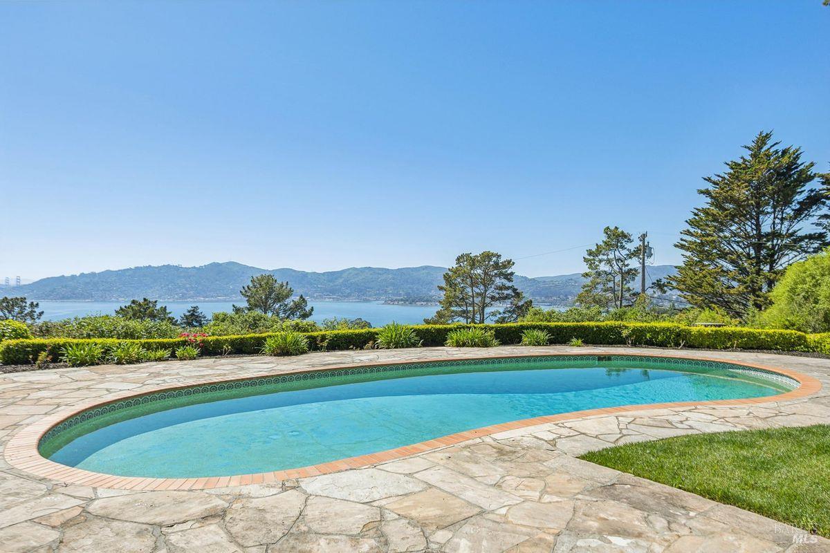 17 Tanfield Road Tiburon CA 94920