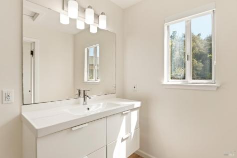 232 N Washington Street Cloverdale CA 95425