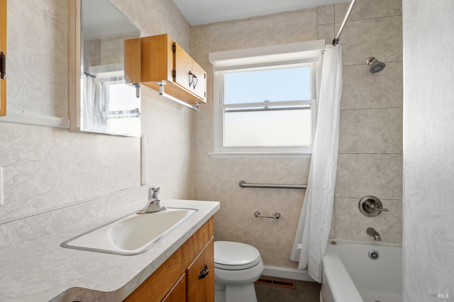 232 N Washington Street Cloverdale CA 95425