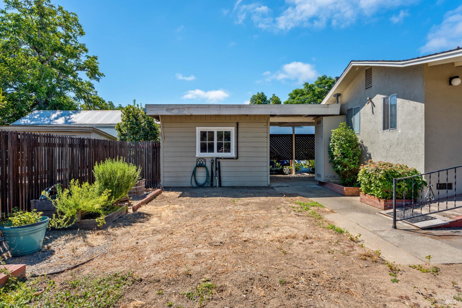 232 N Washington Street Cloverdale CA 95425