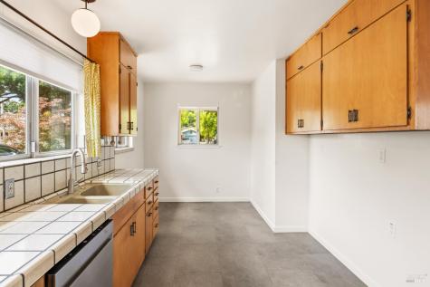 232 N Washington Street Cloverdale CA 95425