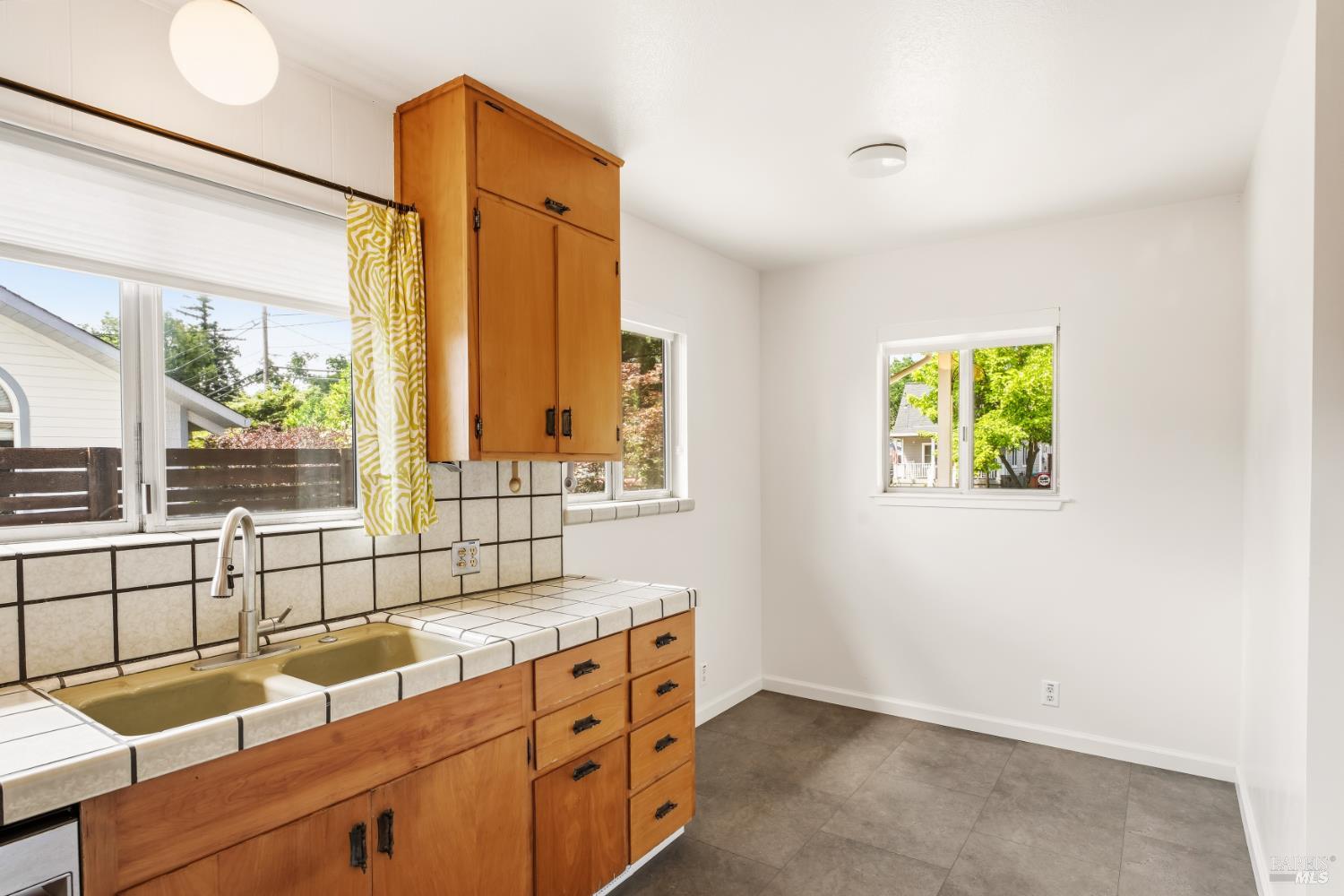232 N Washington Street Cloverdale CA 95425