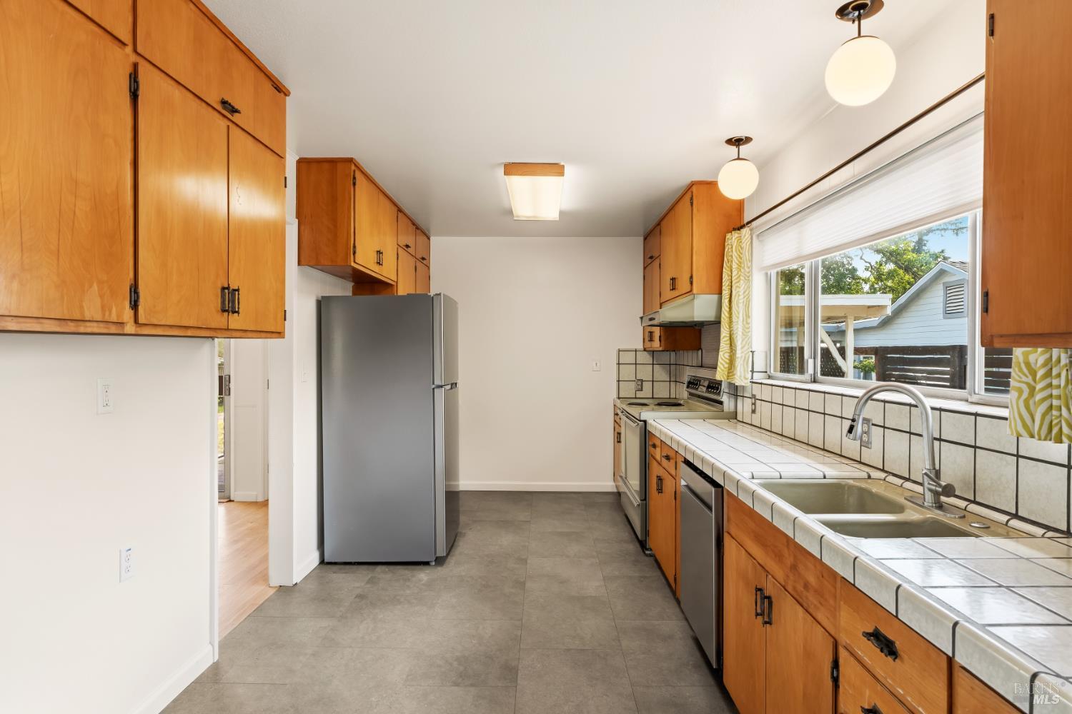 232 N Washington Street Cloverdale CA 95425