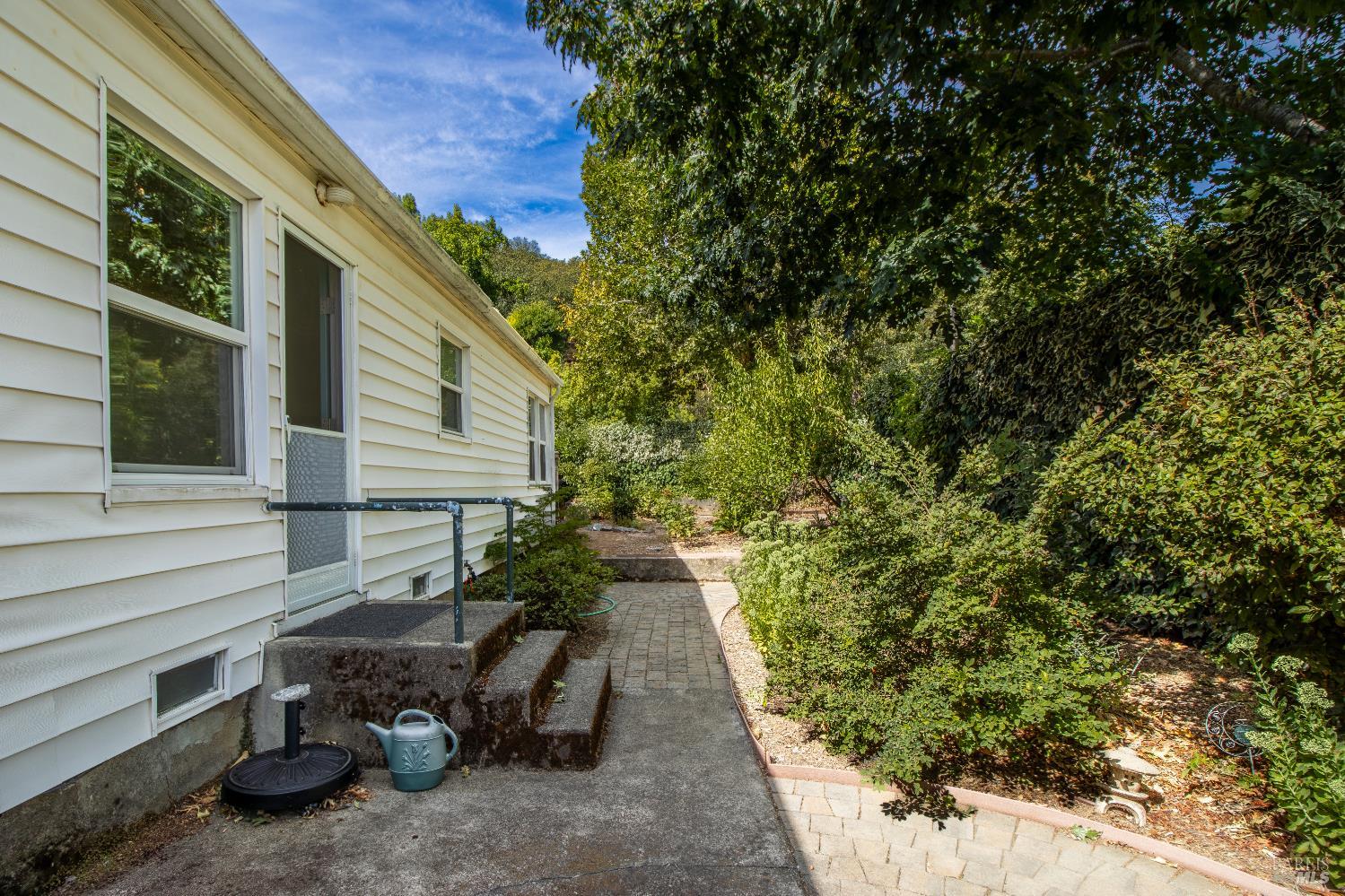 806 W Mill Street Ukiah CA 95482