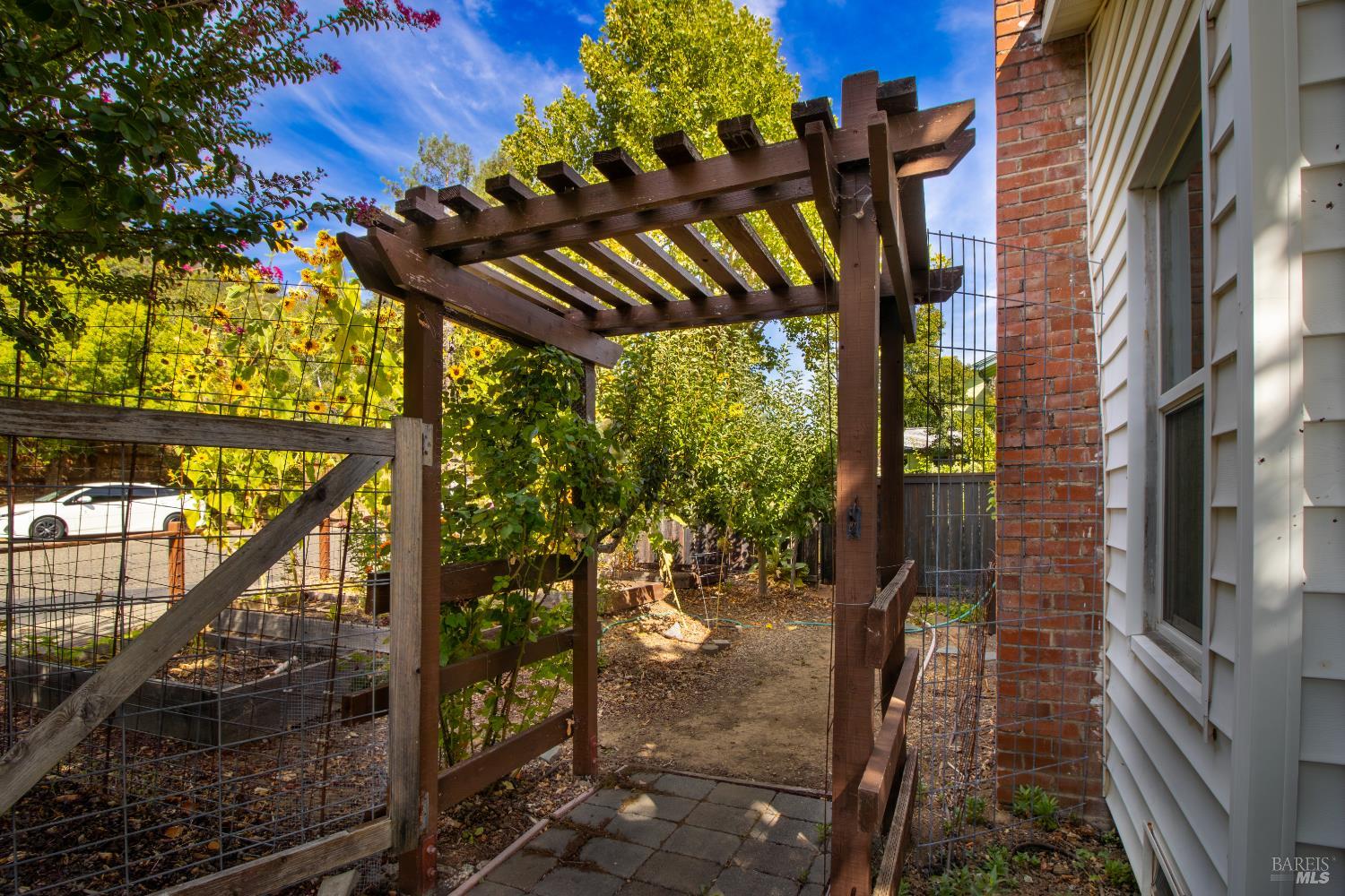 806 W Mill Street Ukiah CA 95482