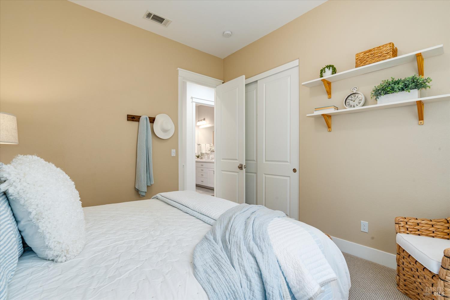 215 Pheasant Court Napa CA 94558