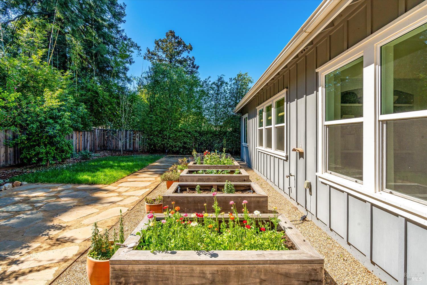 215 Pheasant Court Napa CA 94558