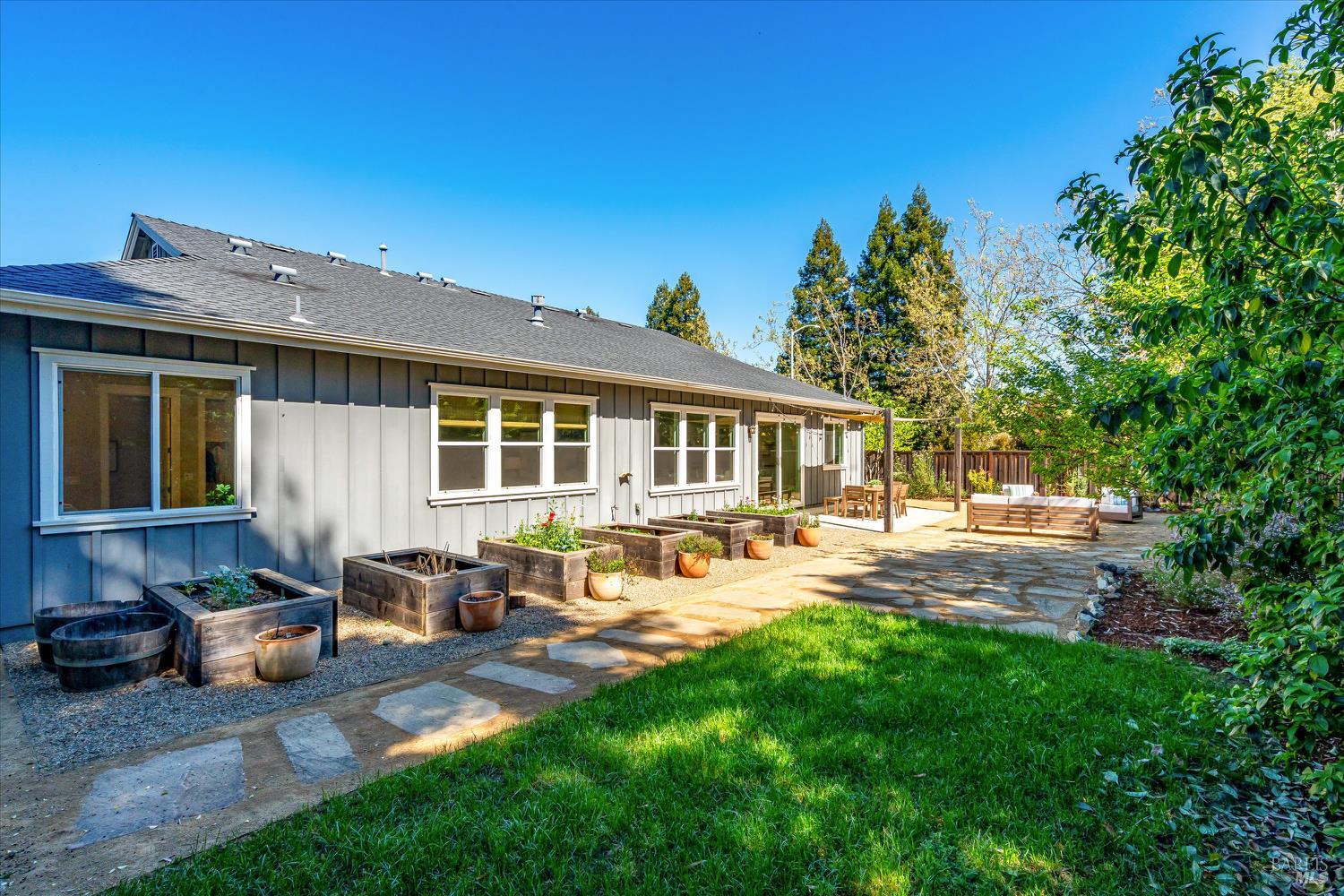 215 Pheasant Court Napa CA 94558
