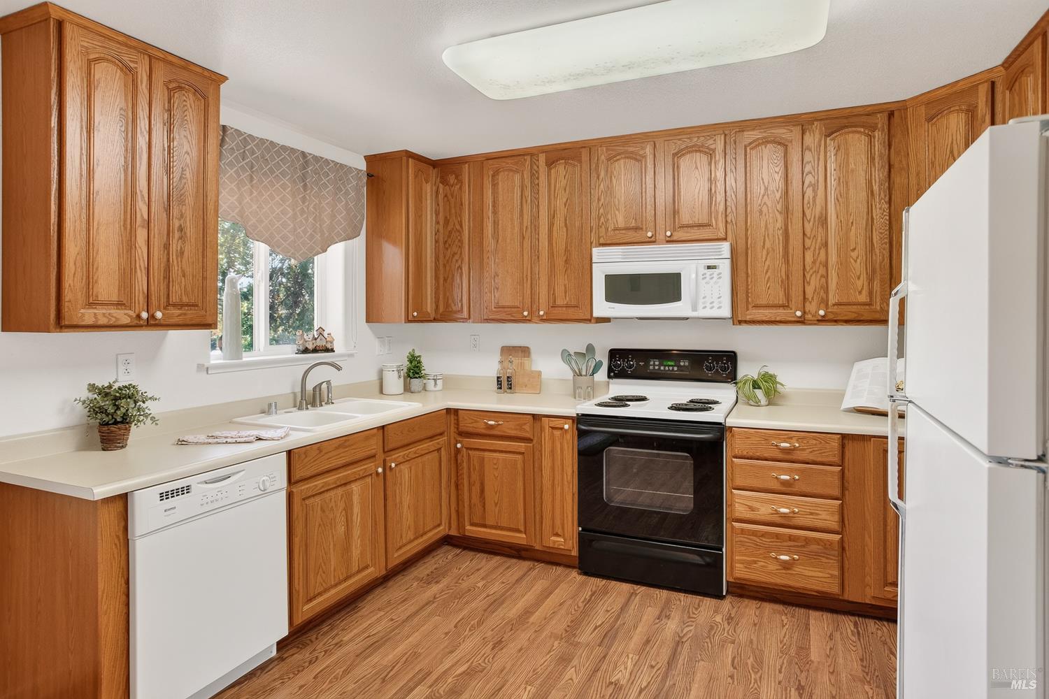 741 Pebble Way Clearlake Oaks CA 95423