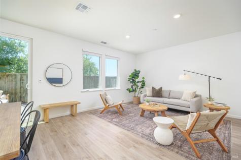 504 Ruby Street Petaluma CA 94952