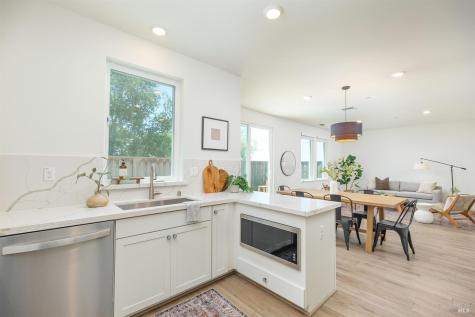 504 Ruby Street Petaluma CA 94952