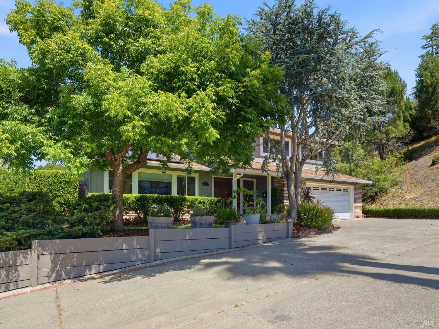 33 Manzano Court Novato CA 94945
