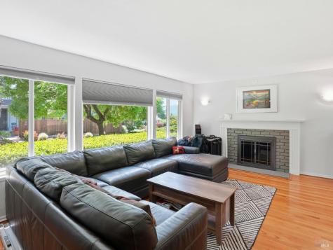 33 Manzano Court Novato CA 94945