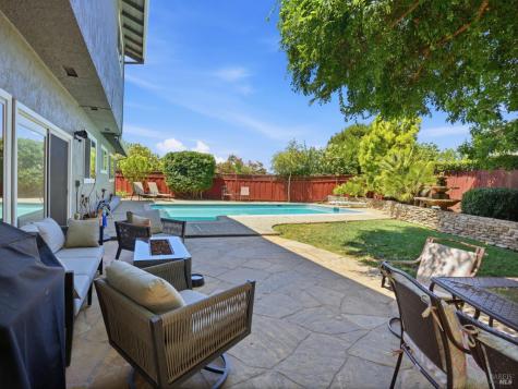 33 Manzano Court Novato CA 94945