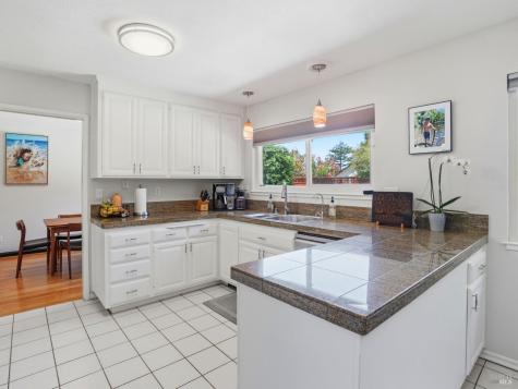 33 Manzano Court Novato CA 94945