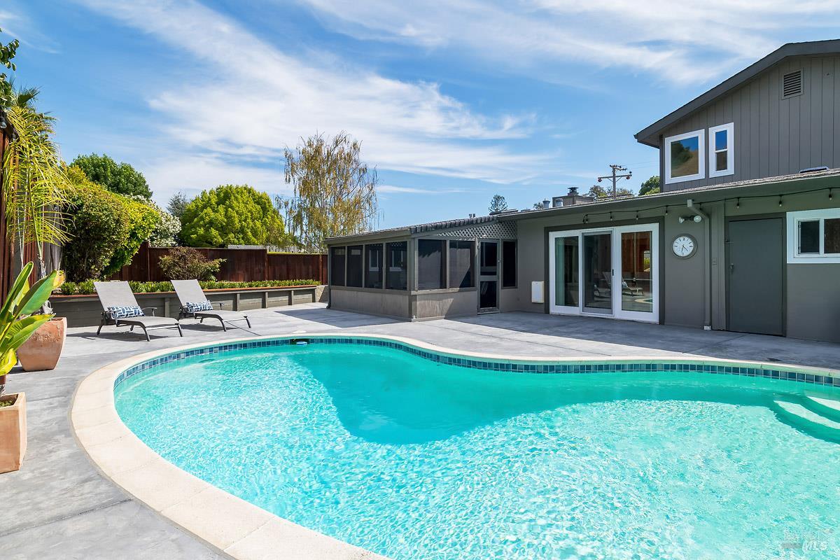 19 Carmel Drive Novato CA 94945