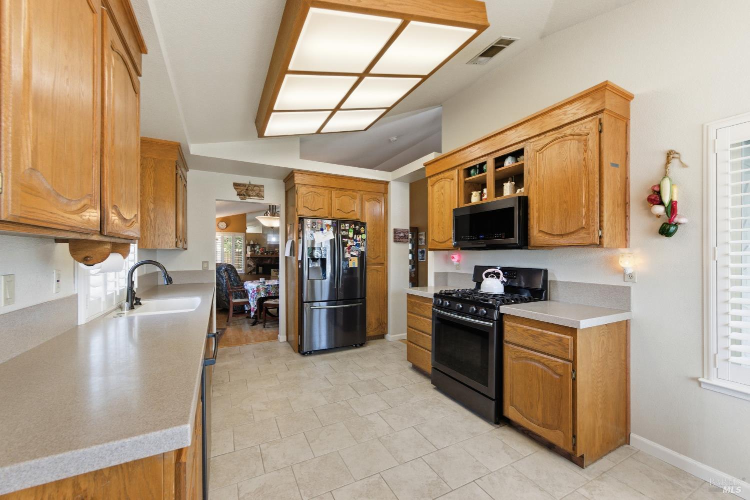 701 Oak Brook Drive Vacaville CA 95687