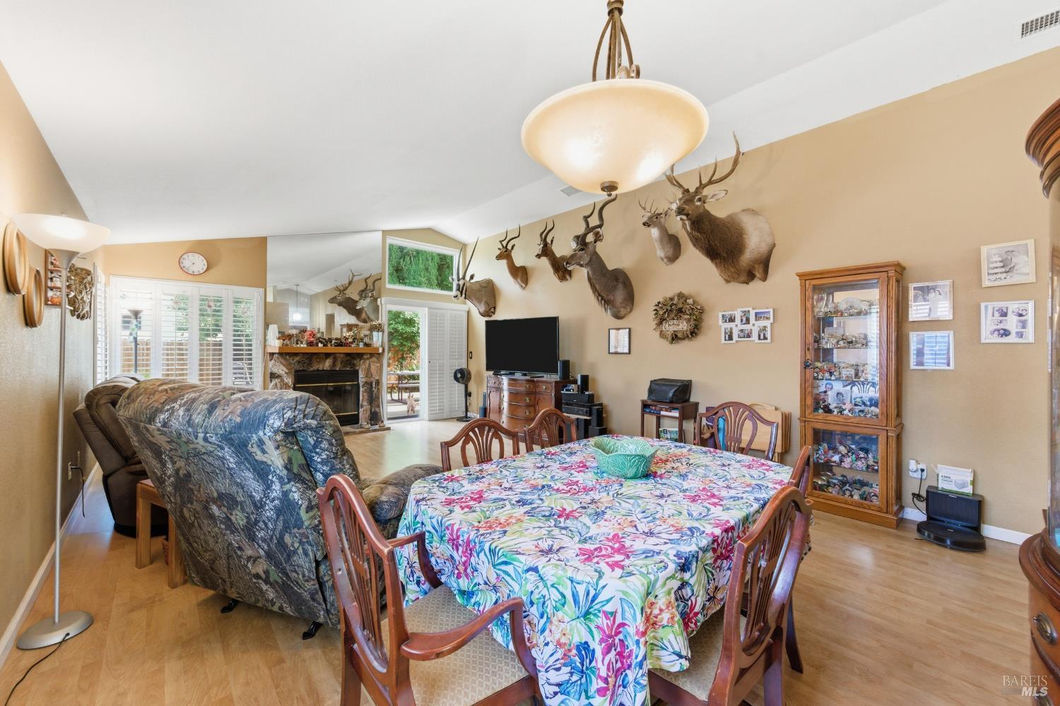 701 Oak Brook Drive Vacaville CA 95687