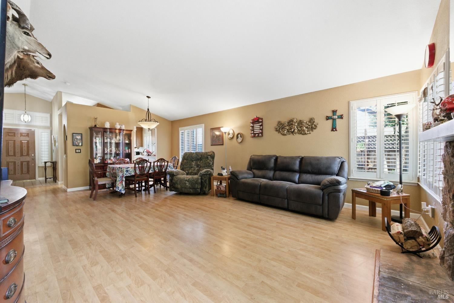 701 Oak Brook Drive Vacaville CA 95687